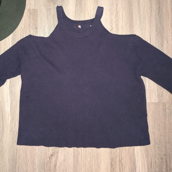 Knitted & Knotted Navy Cold Shoulder Sweater XS - Picture 3 of 9